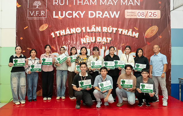 Quay số may mắn - Tri ân công nhân viên V.F.R