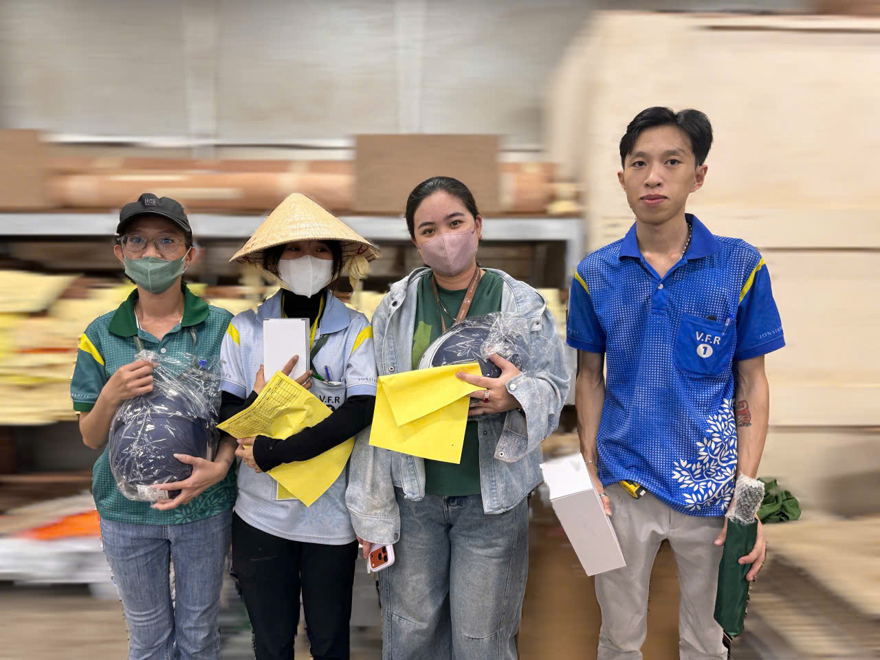 Quà sinh nhật tháng 8 - Gửi trao sự quan tâm thiết thực