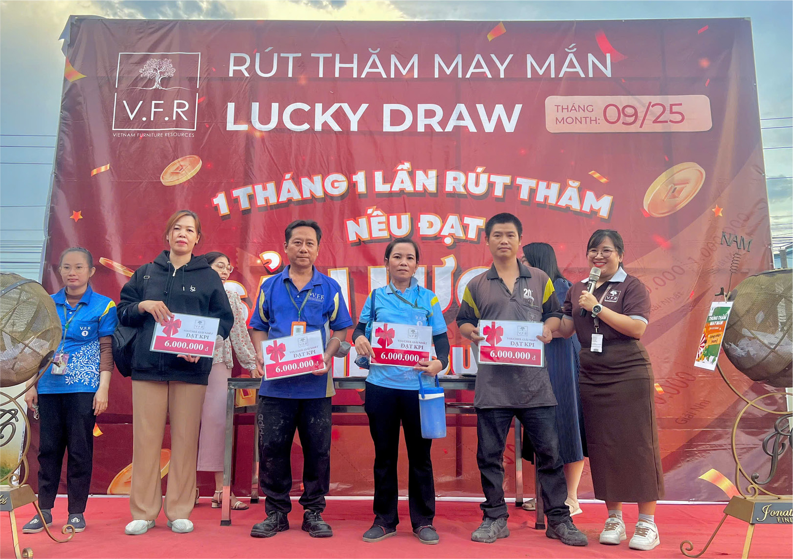 49.-Lucky-Draw—Đạt-KPI-T9_25_05