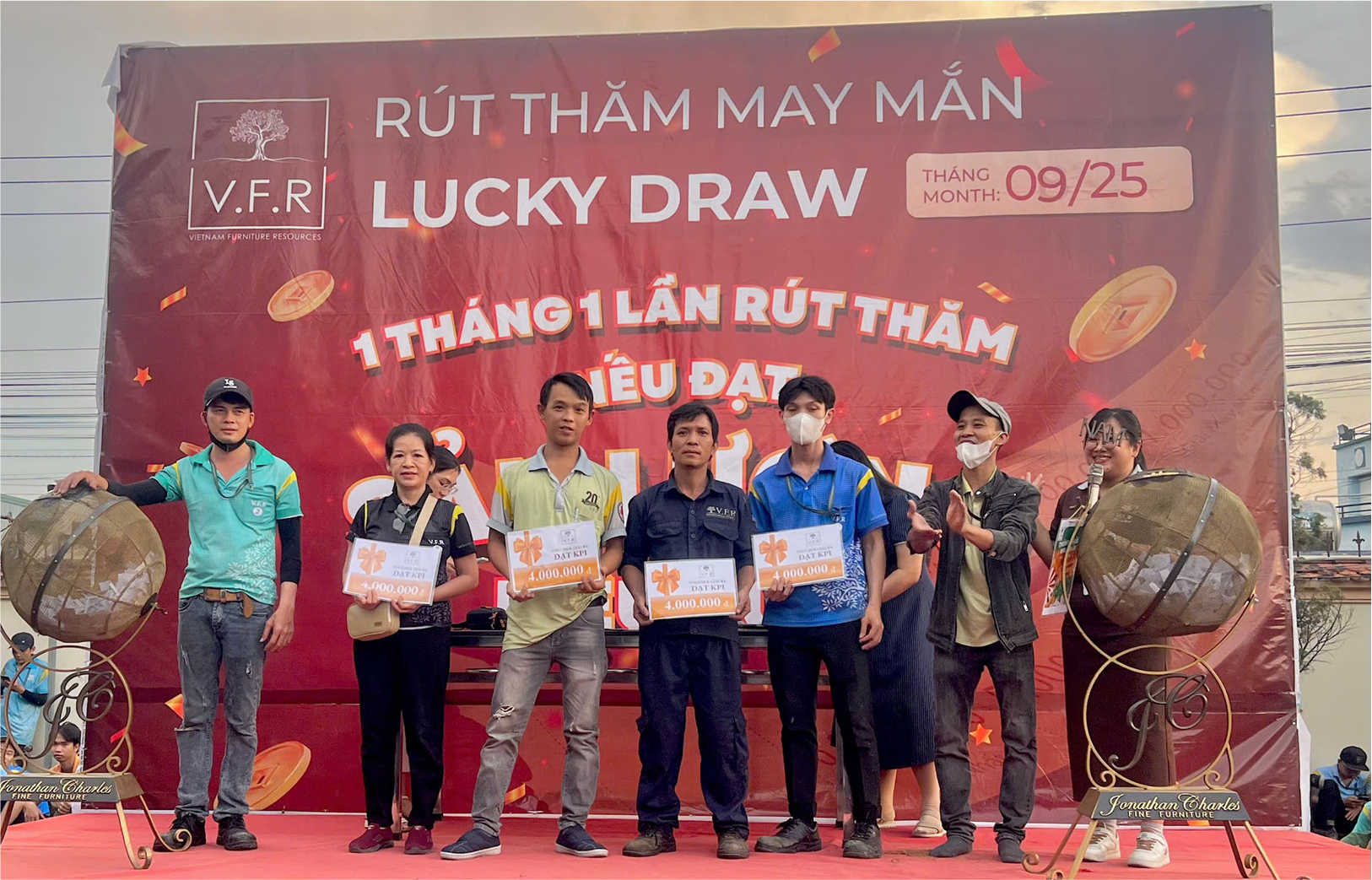 49.-Lucky-Draw—Đạt-KPI-T9_25_49