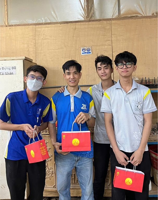 Phát-bánh-trung-thu_55